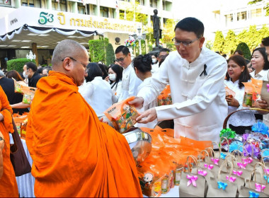 ผอ.ต้น ร่วมทำบุญปีใหม่ 2569 กรมฯ เสริมสิริมงคล ... พารามิเตอร์รูปภาพ 7