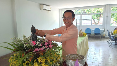 ศูนย์ฯ 9 จัดพิธีสรงน้ำพระ-รดน้ำดำหัว สืบสานประเพณีสงกรานต์ 🙏 พารามิเตอร์รูปภาพ 1