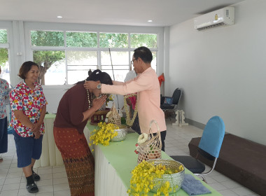 ศูนย์ฯ 9 จัดพิธีสรงน้ำพระ-รดน้ำดำหัว สืบสานประเพณีสงกรานต์ 🙏 พารามิเตอร์รูปภาพ 53