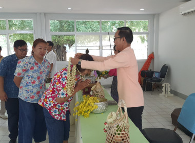 ศูนย์ฯ 9 จัดพิธีสรงน้ำพระ-รดน้ำดำหัว สืบสานประเพณีสงกรานต์ 🙏 พารามิเตอร์รูปภาพ 54