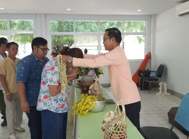 ศูนย์ฯ 9 จัดพิธีสรงน้ำพระ-รดน้ำดำหัว สืบสานประเพณีสงกรานต์ 🙏 พารามิเตอร์รูปภาพ 55