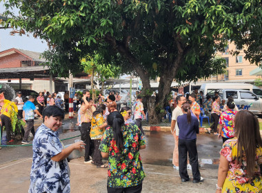 รดน้ำดำหัวสหกรณ์จังหวัดเชียงใหม่ สืบสานประเพณีสงกรานต์ 🙏 พารามิเตอร์รูปภาพ 9