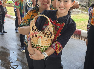 รดน้ำดำหัวสหกรณ์จังหวัดเชียงใหม่ สืบสานประเพณีสงกรานต์ 🙏 พารามิเตอร์รูปภาพ 13