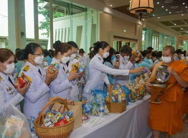 พิธีเจริญพระพุทธมนต์ ทำบุญตักบาตร ... พารามิเตอร์รูปภาพ 15